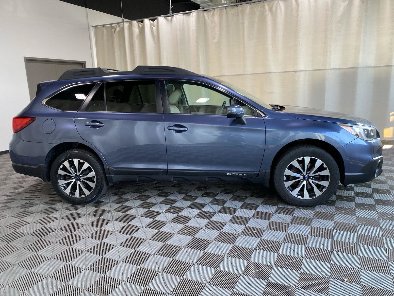 Used 2015 Subaru Outback 2.5i Limited AWD/4WD image 8