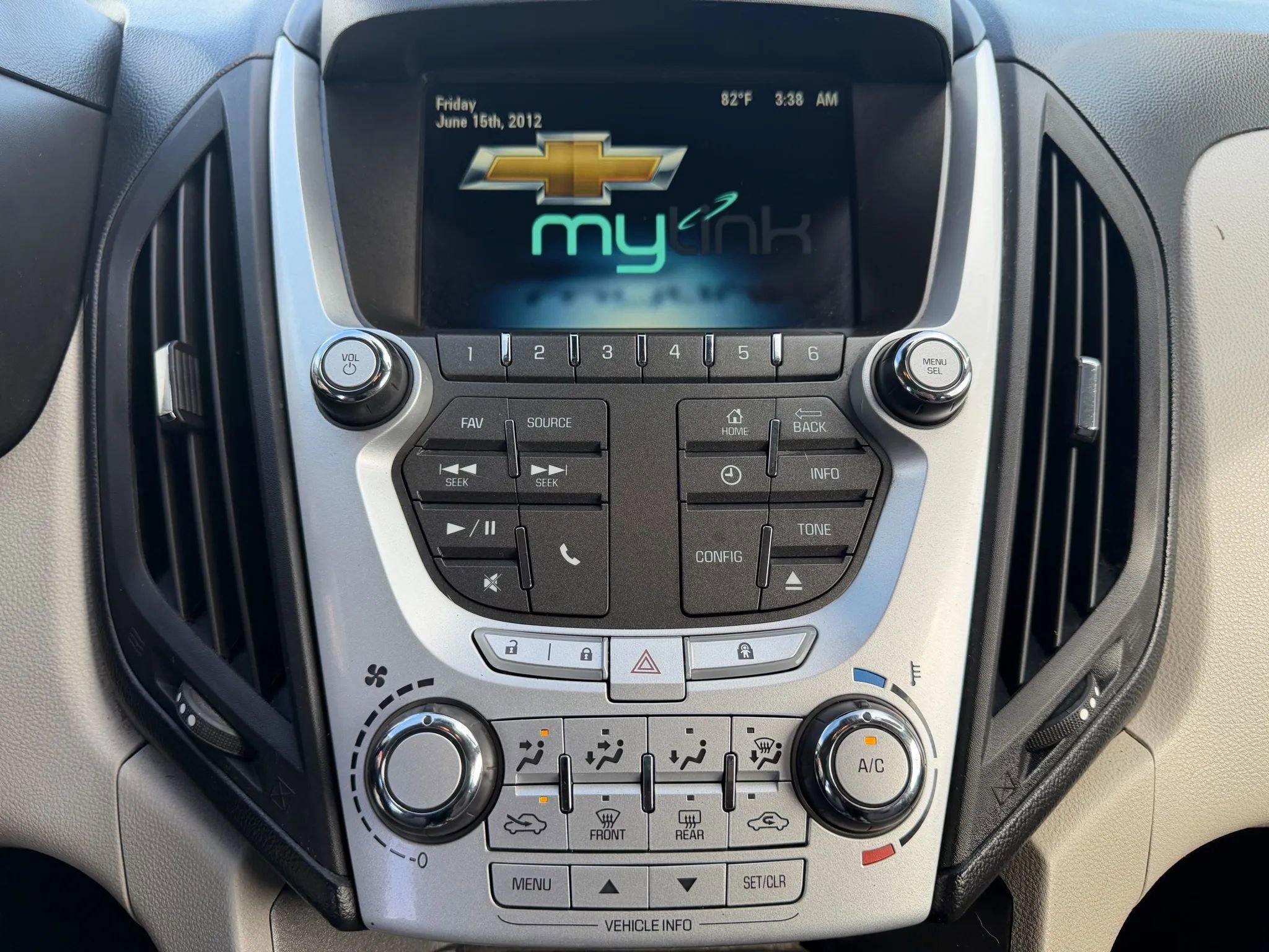 Used 2013 Chevrolet Equinox LT w/ Driver Convenience Package image 14