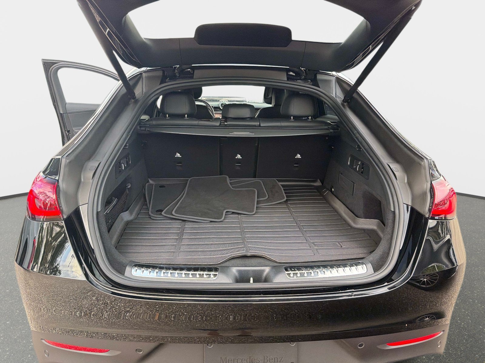 Certified 2026 Mercedes-Benz GLC 300 4MATIC image 11