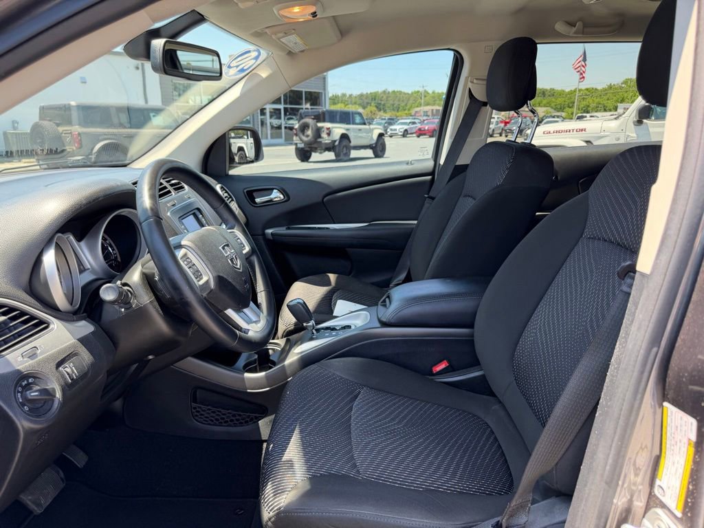 Used 2020 Dodge Journey SE w/ SE Popular Equipment Group FWD image 14