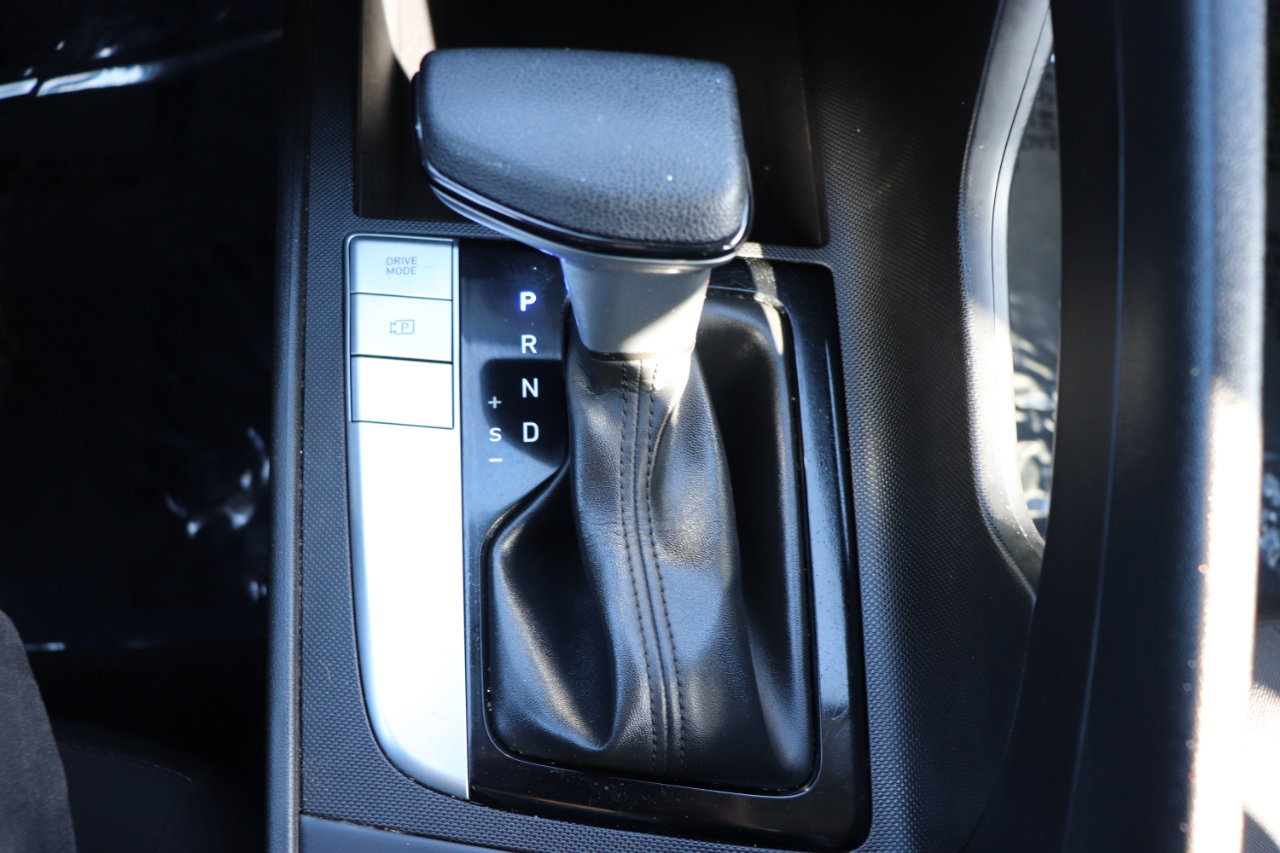 Used 2024 Hyundai Elantra SEL image 33