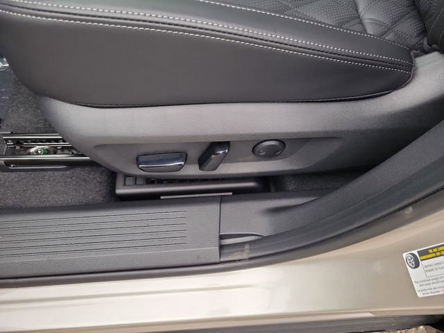 Used 2026 Nissan Rogue Platinum w/ Platinum Premium Package image 9