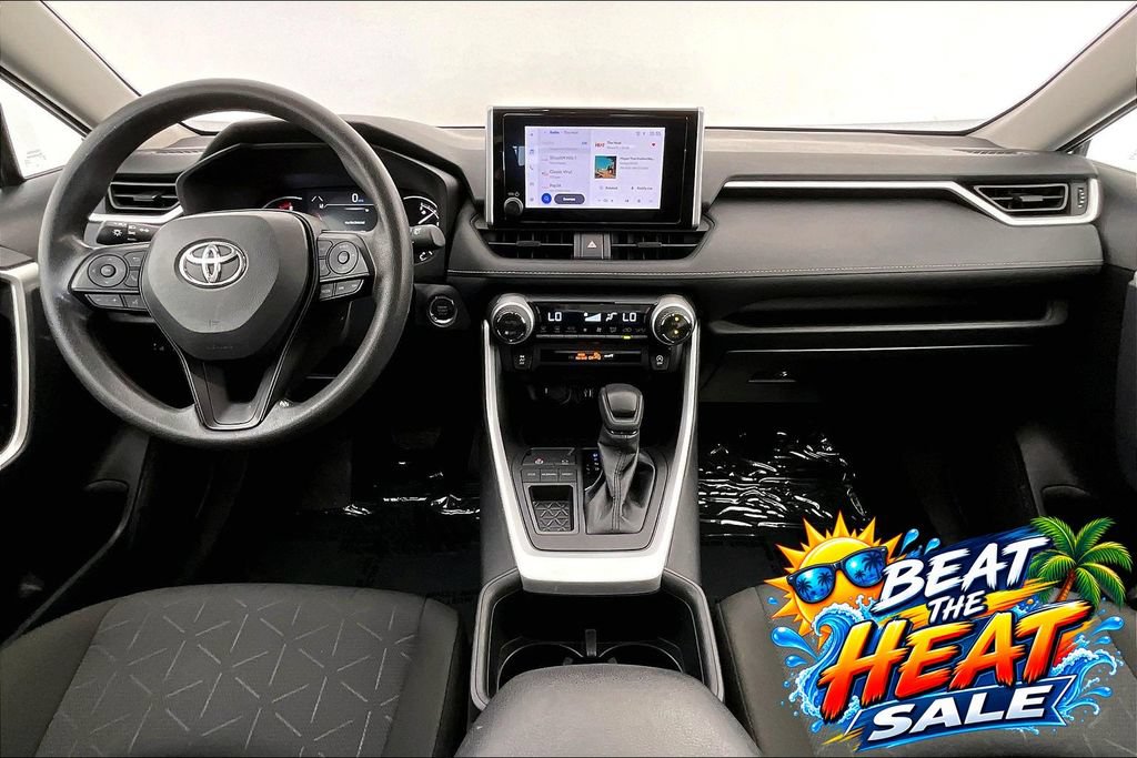 Used 2025 Toyota RAV4 XLE FWD image 18