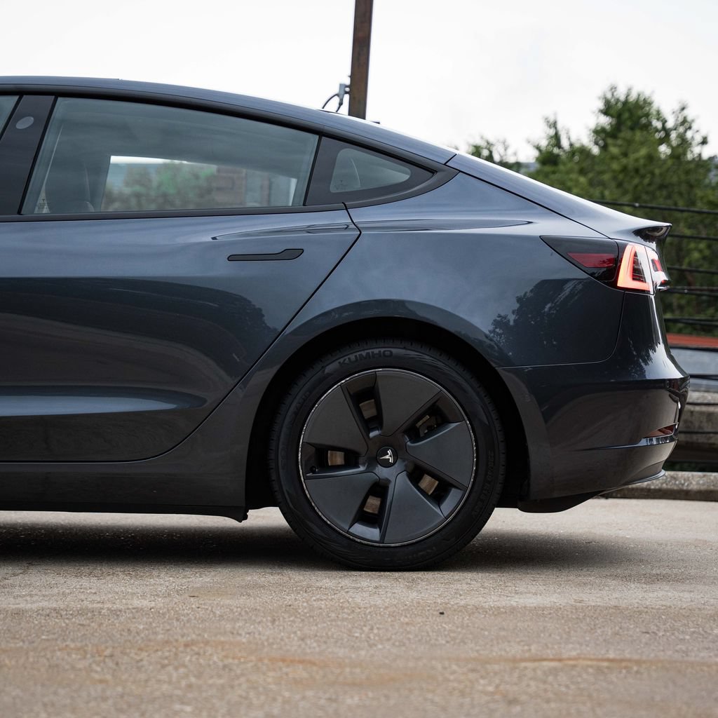 Used 2022 Tesla Model 3 Long Range AWD/4WD image 4