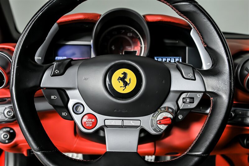 Used 2019 Ferrari 812 Superfast RWD image 29