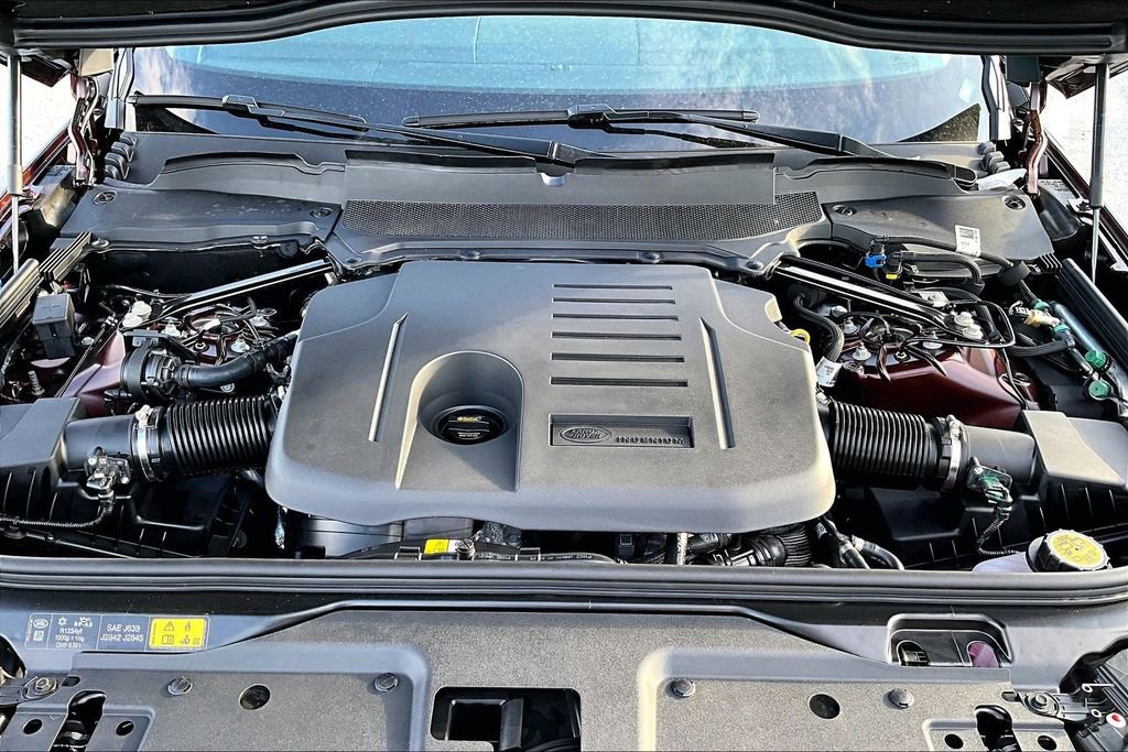 New 2026 Land Rover Discovery Limited Edition image 13