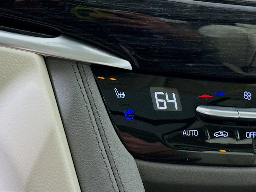 Used 2025 Cadillac XT6 Premium Luxury w/ LPO, Floor Liner Package AWD/4WD image 13