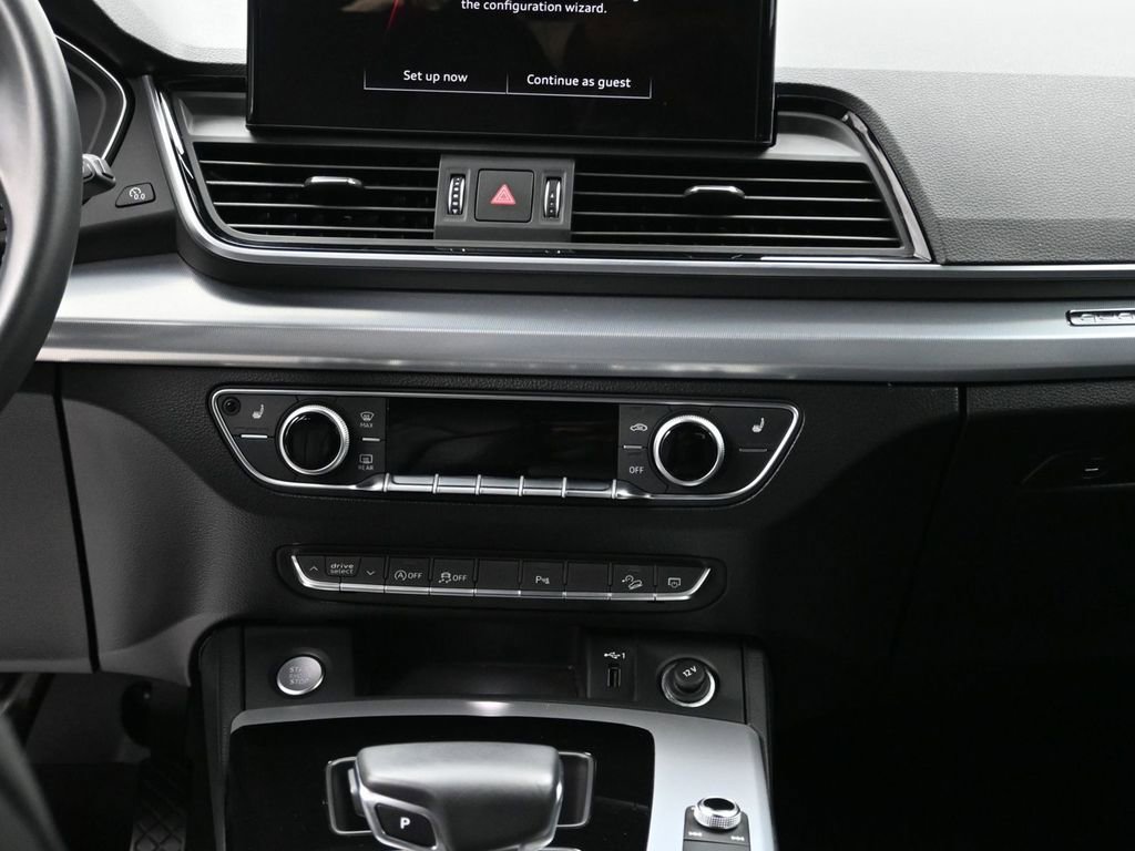 Used 2025 Audi Q5 2.0T Premium image 11