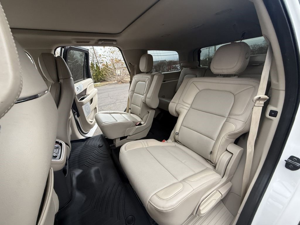 Used 2019 Lincoln Navigator Reserve image 20