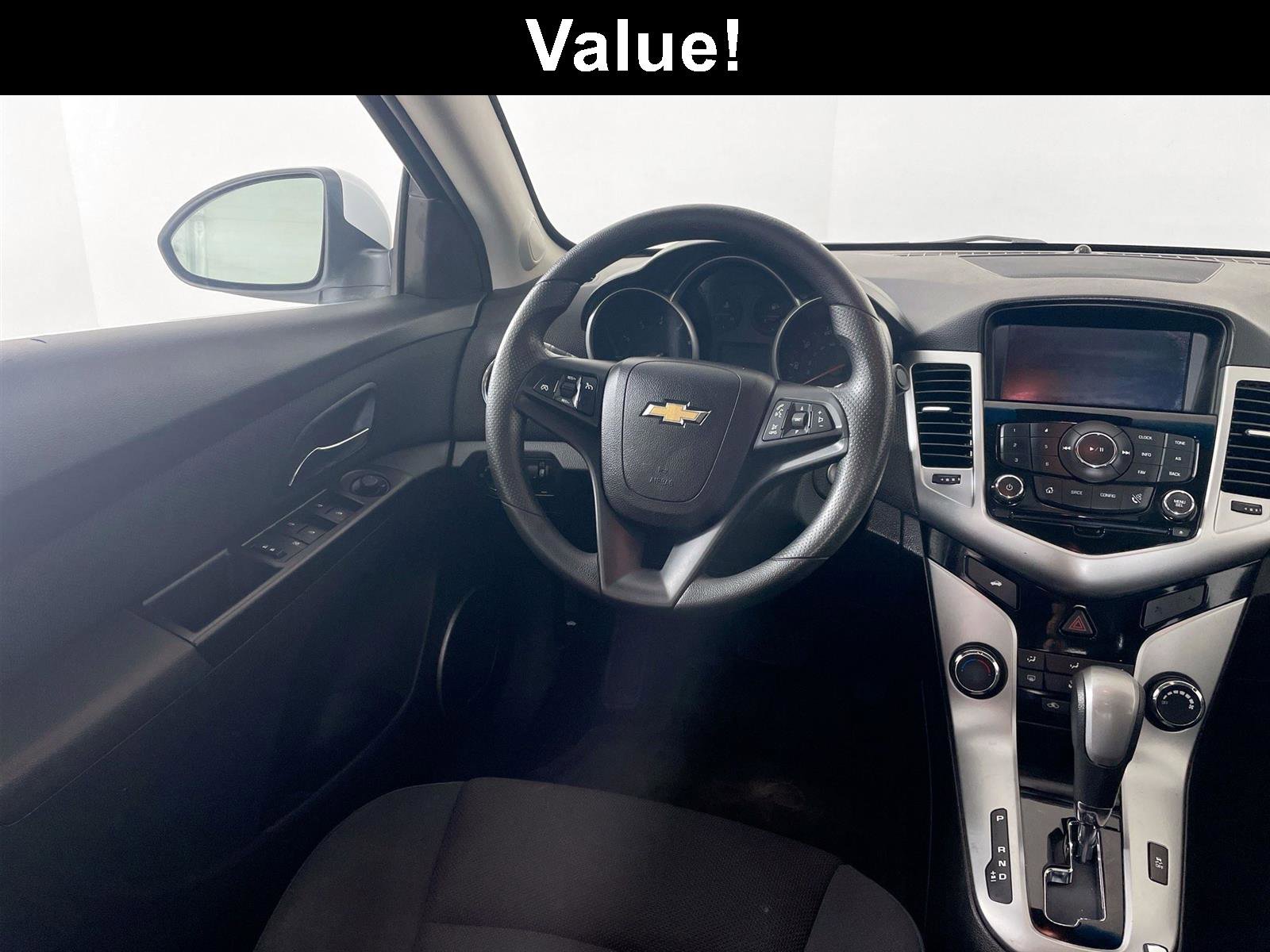 Used 2016 Chevrolet Cruze LT w/ Sun And Sound Package FWD image 2