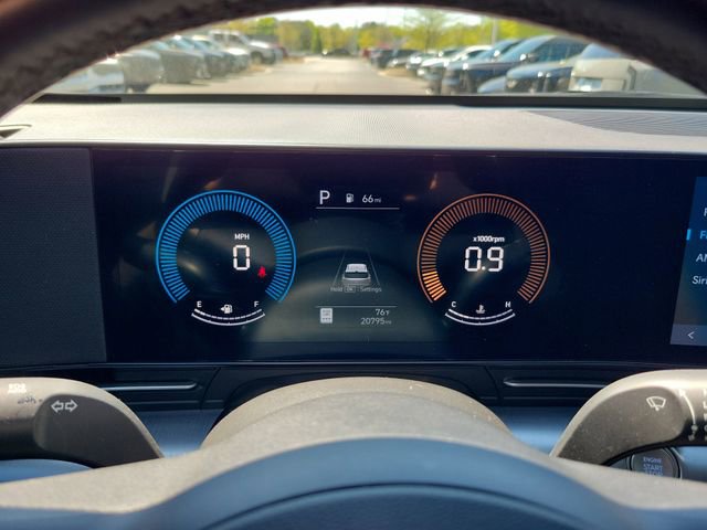 Used 2025 Hyundai Kona SEL image 18