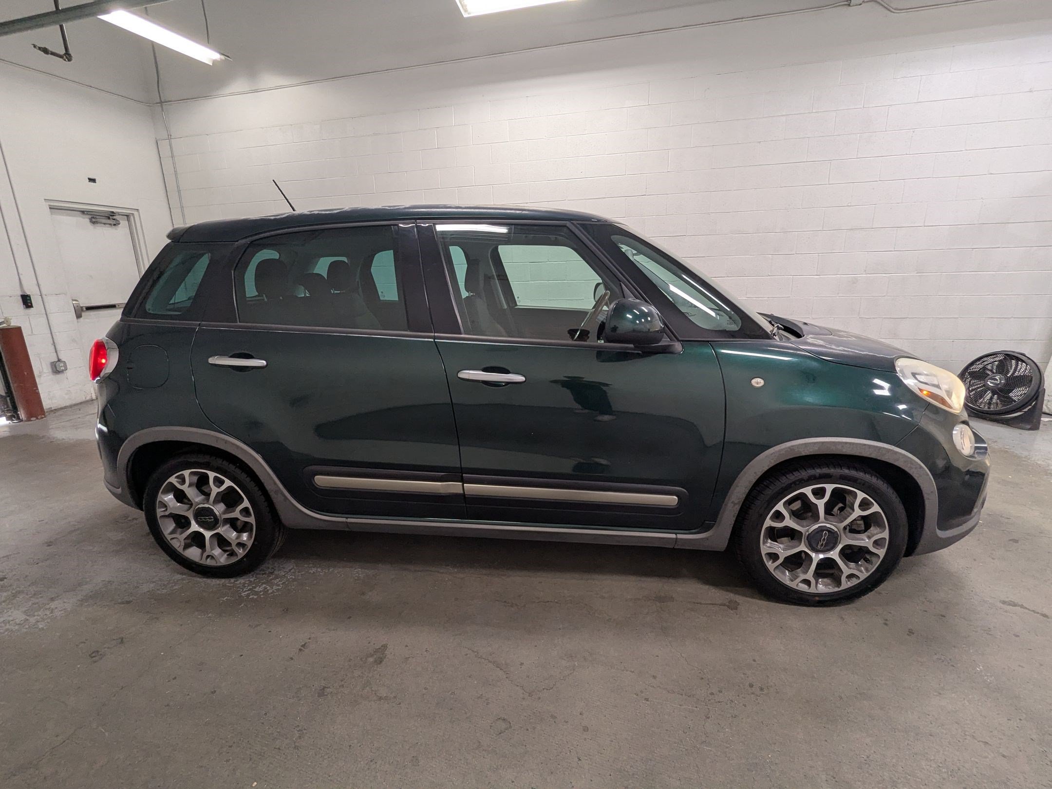 Used 2014 FIAT 500L Trekking FWD image 3