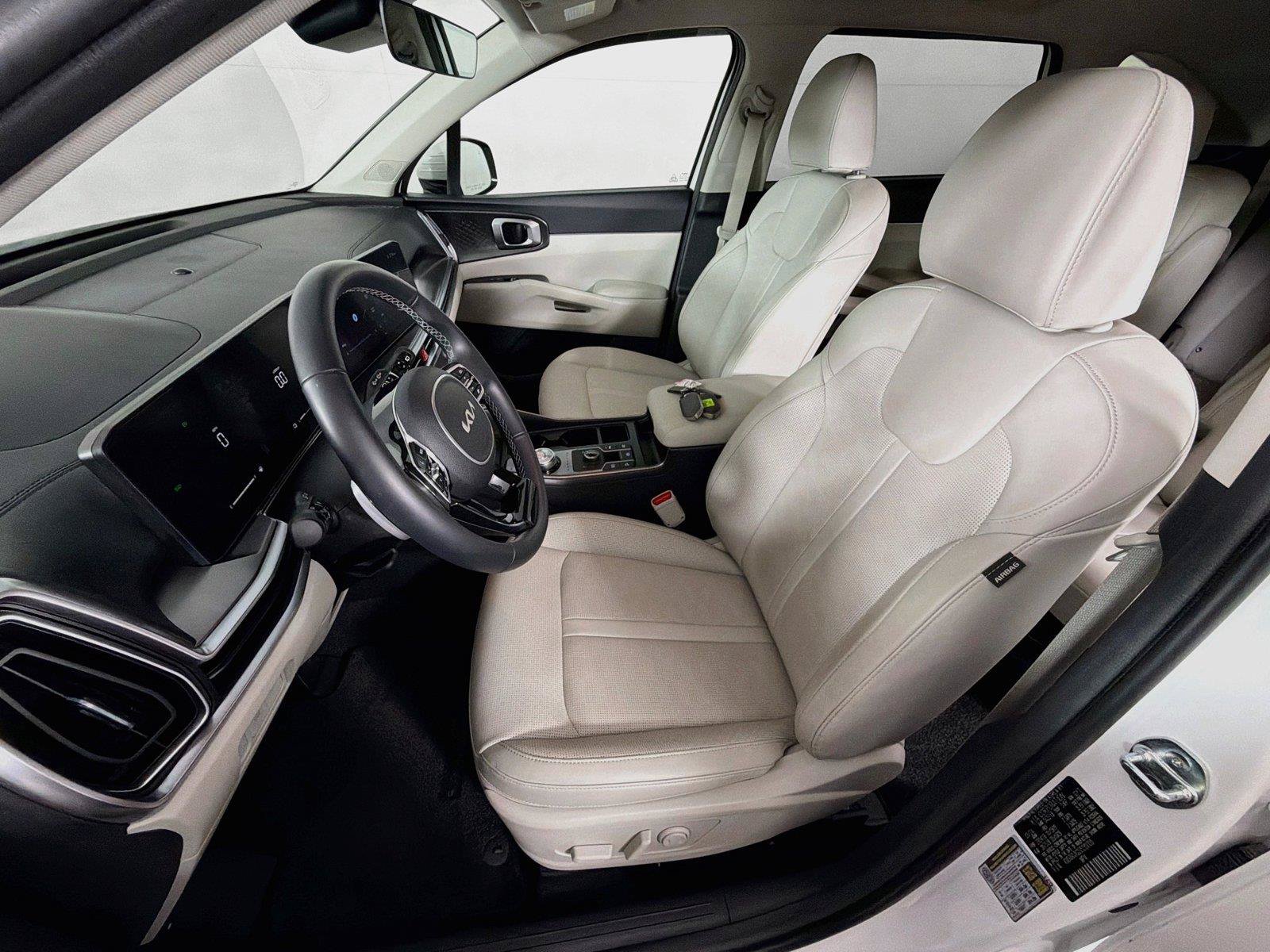 Used 2025 Kia Sorento EX AWD/4WD image 2