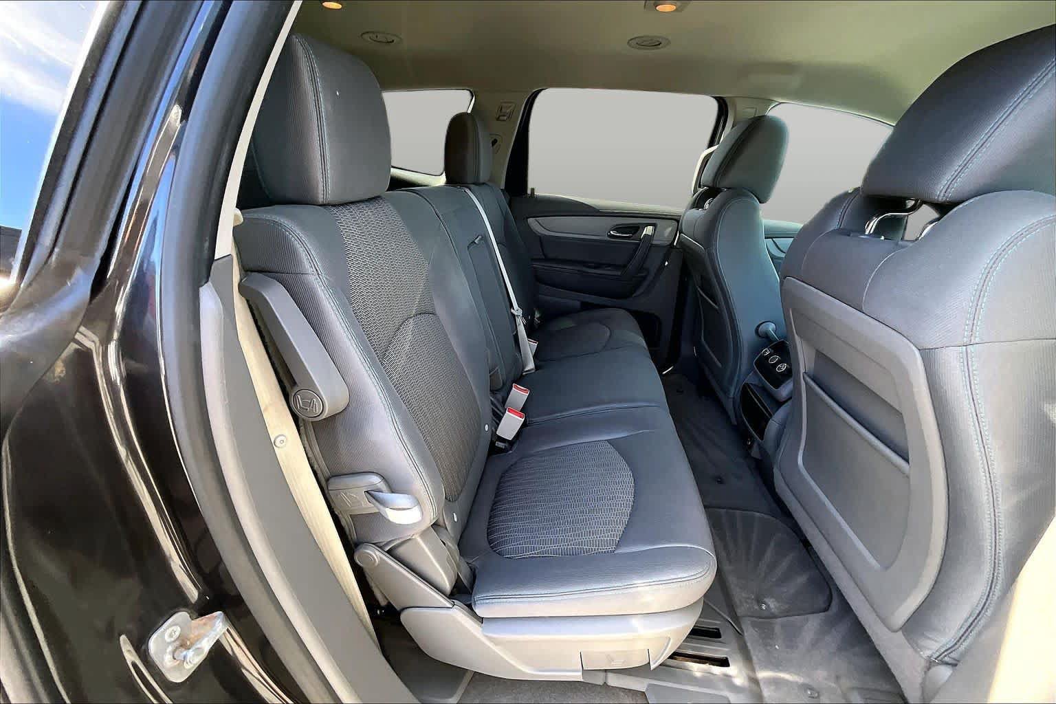 Used 2017 Chevrolet Traverse LS FWD image 19