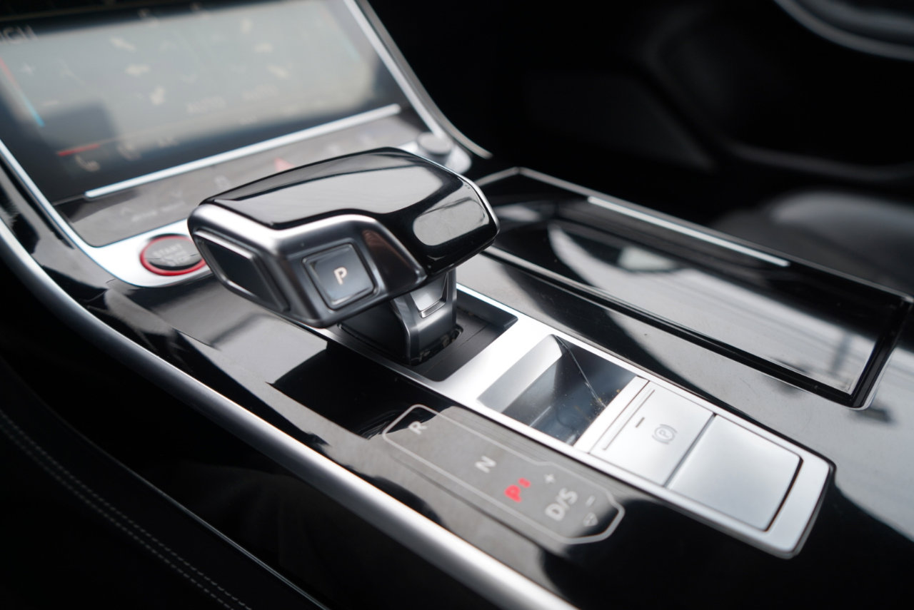 Used 2022 Audi S8 w/ S8 Comfort Plus Package image 38