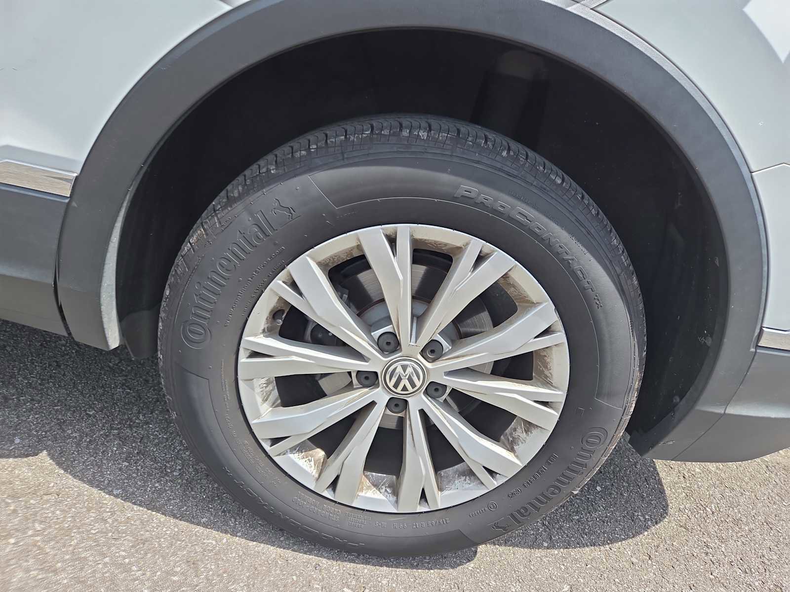 Used 2018 Volkswagen Tiguan SE AWD/4WD image 5
