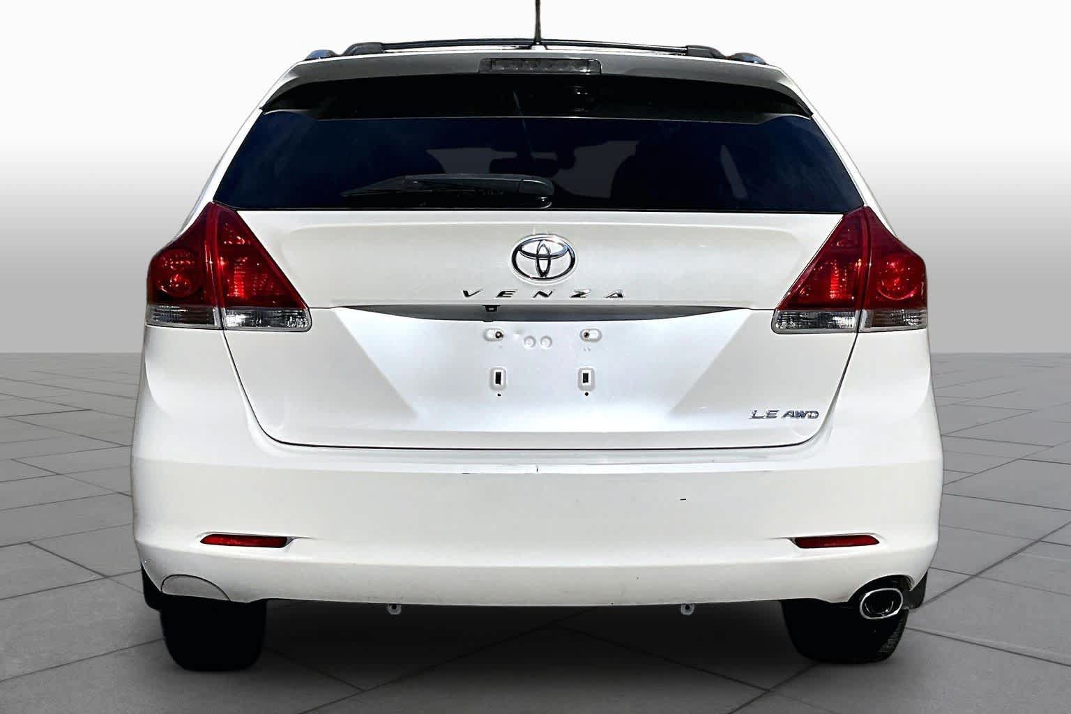 Used 2015 Toyota Venza LE AWD/4WD image 4