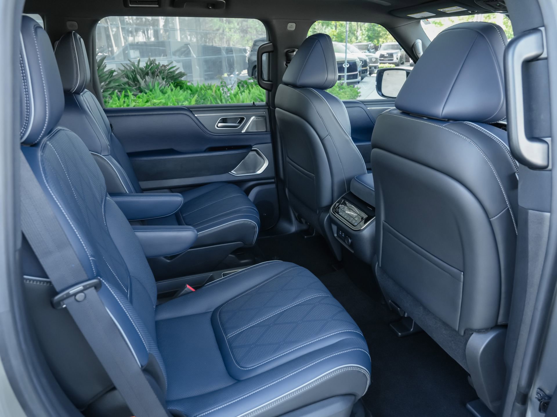 Certified 2026 INFINITI QX80 4WD w/ Sport Exterior Package image 35
