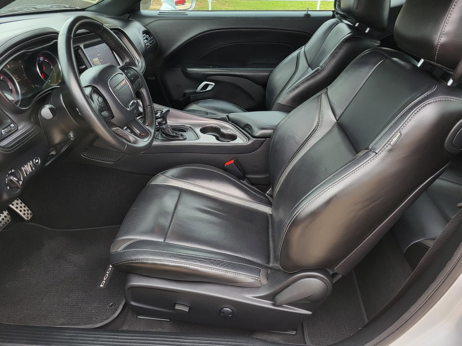 Used 2023 Dodge Challenger SXT w/ Plus Package RWD image 21