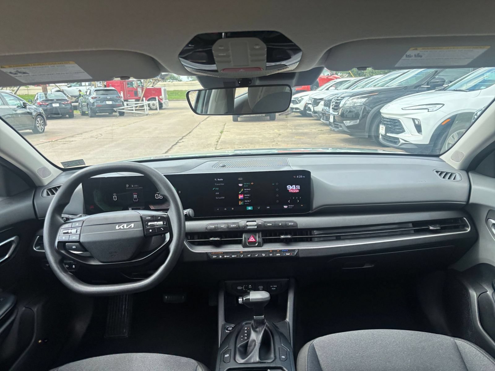 Used 2025 Kia K4 FWD image 32