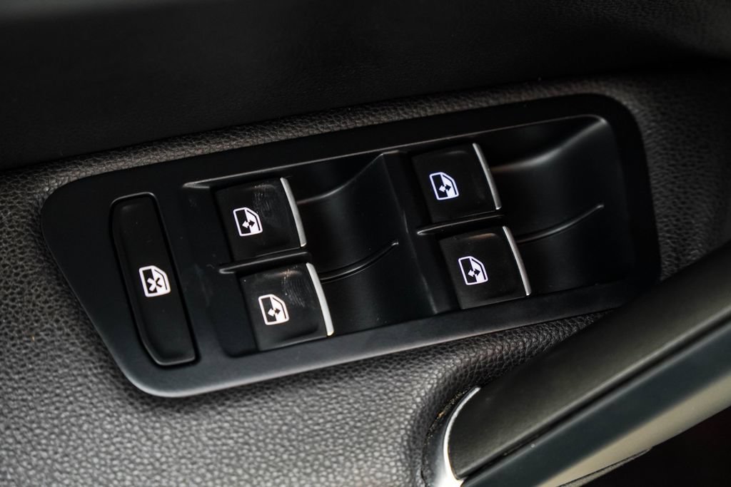 Used 2019 Volkswagen Golf R 4-Door AWD/4WD image 46