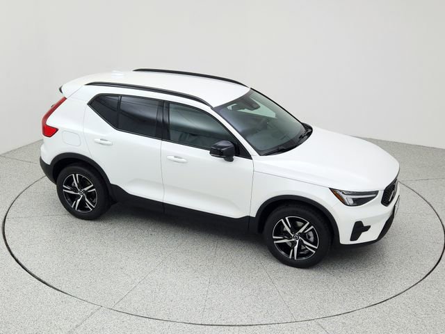 New 2026 Volvo XC40 B5 Core w/ Climate Package image 10