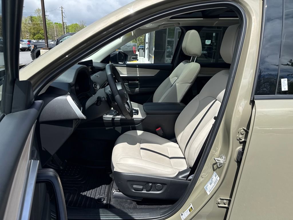 Used 2025 MAZDA CX-70 Plug-In Hybrid w/ Premium Pkg AWD/4WD image 22