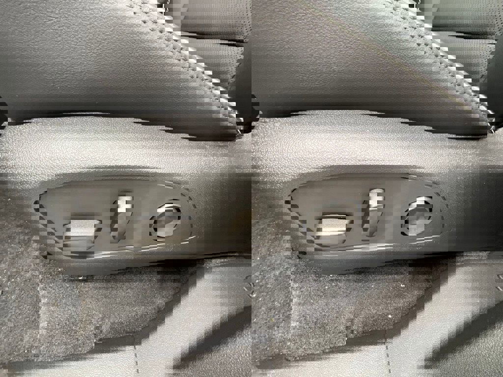 New 2026 GMC Acadia Denali w/ Super Cruise Package image 16