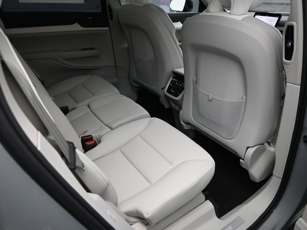 Used 2025 Volvo EX90 Ultra image 34