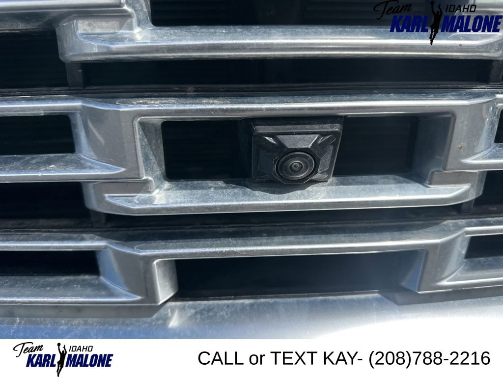 Used 2025 GMC Yukon XL Denali AWD/4WD image 12