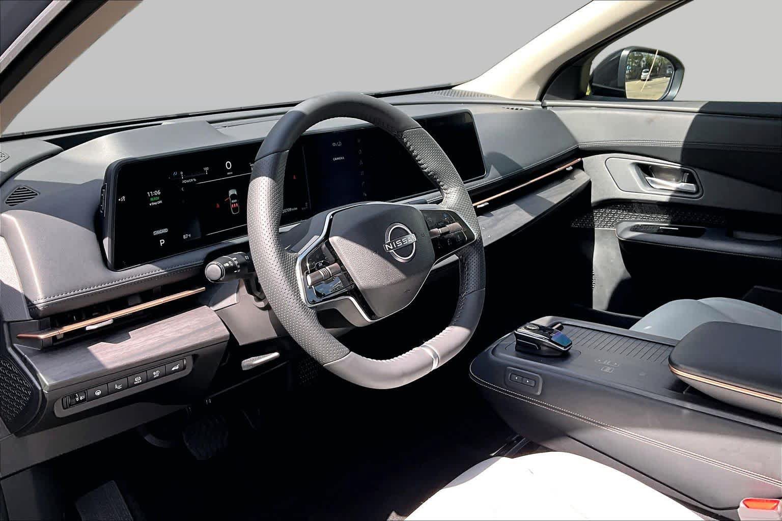 Used 2025 Nissan Ariya FWD image 17
