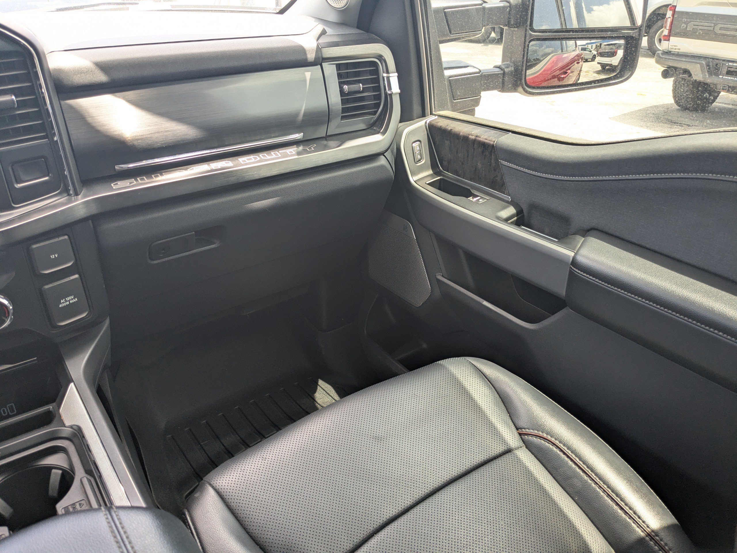 Used 2024 Ford F250 Lariat w/ Lariat Ultimate Package AWD/4WD image 19