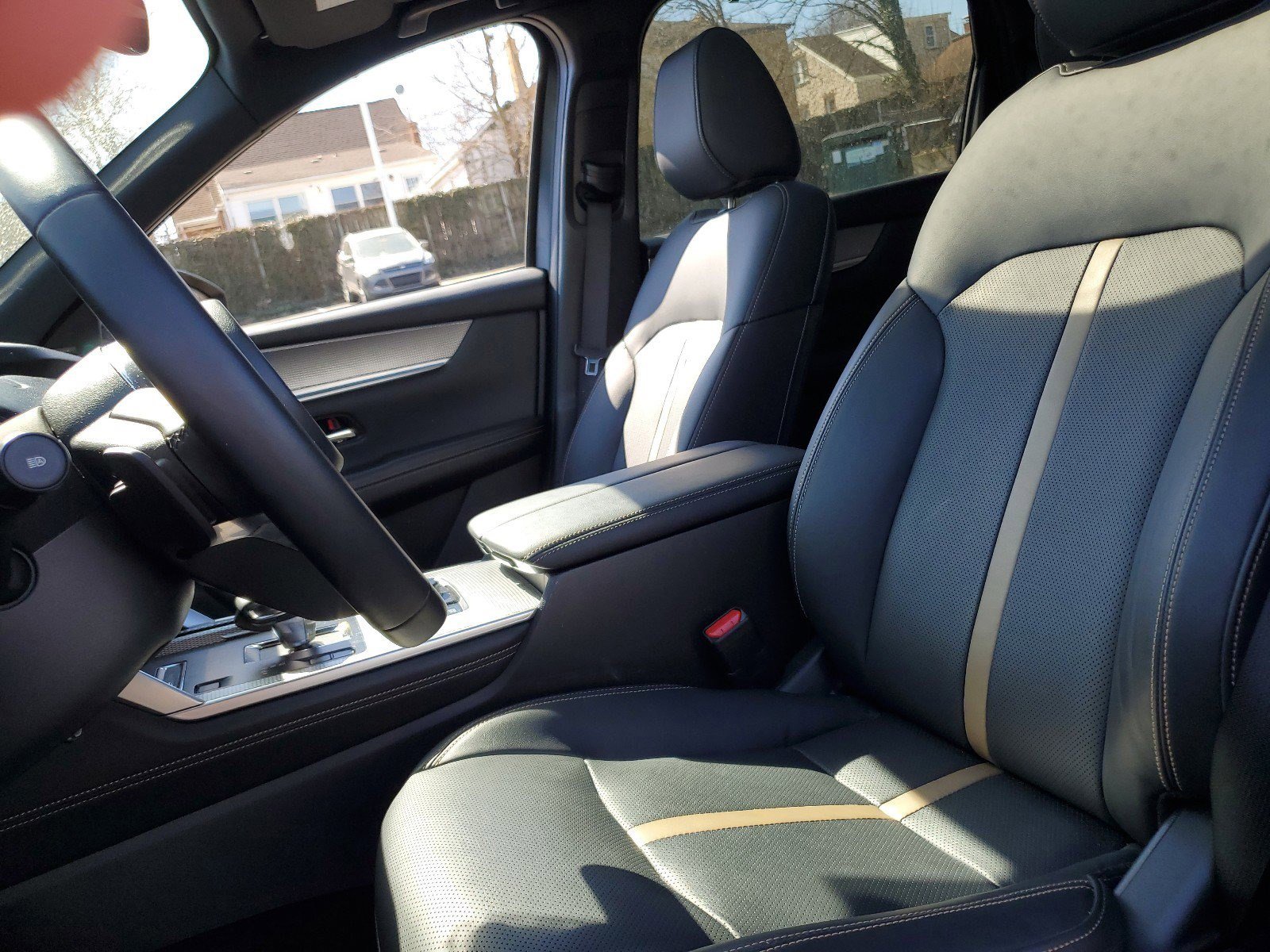 Used 2025 MAZDA CX-70 Plug-In Hybrid w/ Premium Plus image 17