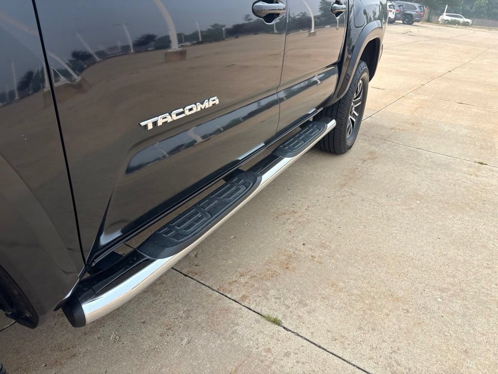 Used 2021 Toyota Tacoma TRD Sport AWD/4WD image 11