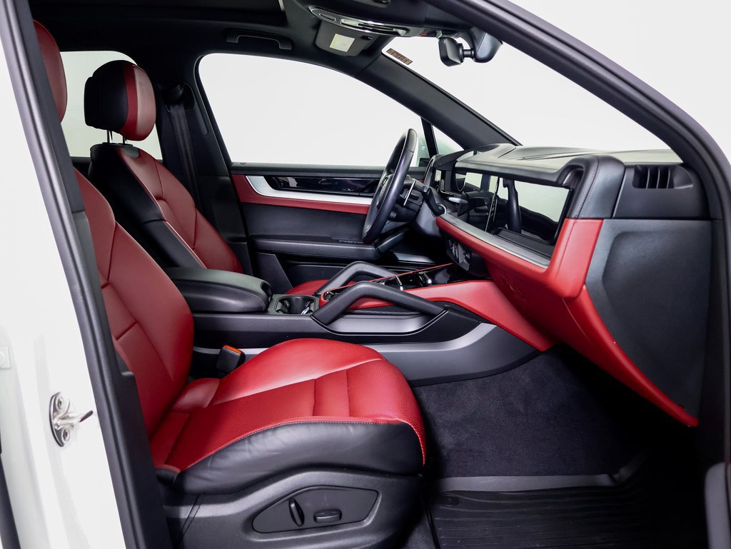 Certified 2024 Porsche Cayenne S AWD/4WD image 8