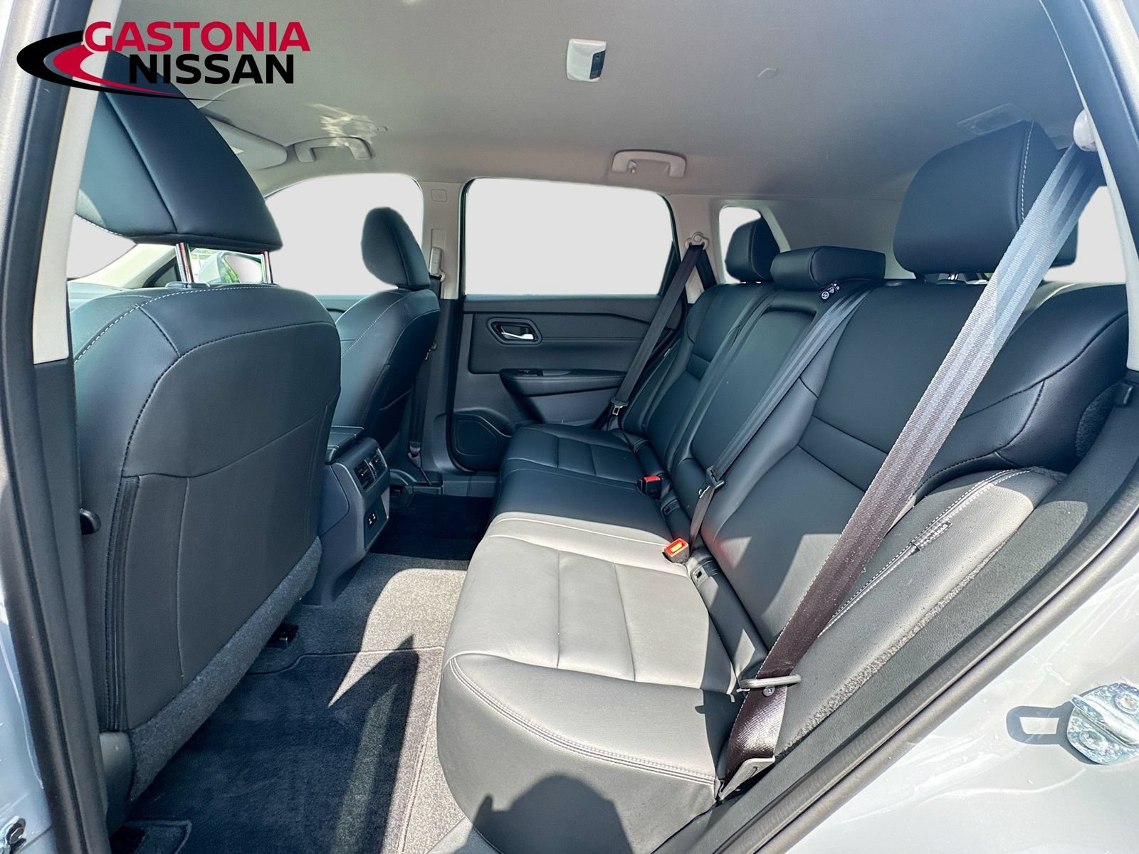 Used 2024 Nissan Rogue SL AWD/4WD image 33