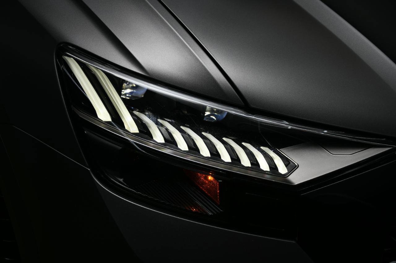 Used 2021 Audi RS Q8 w/ Black Optic Package image 17