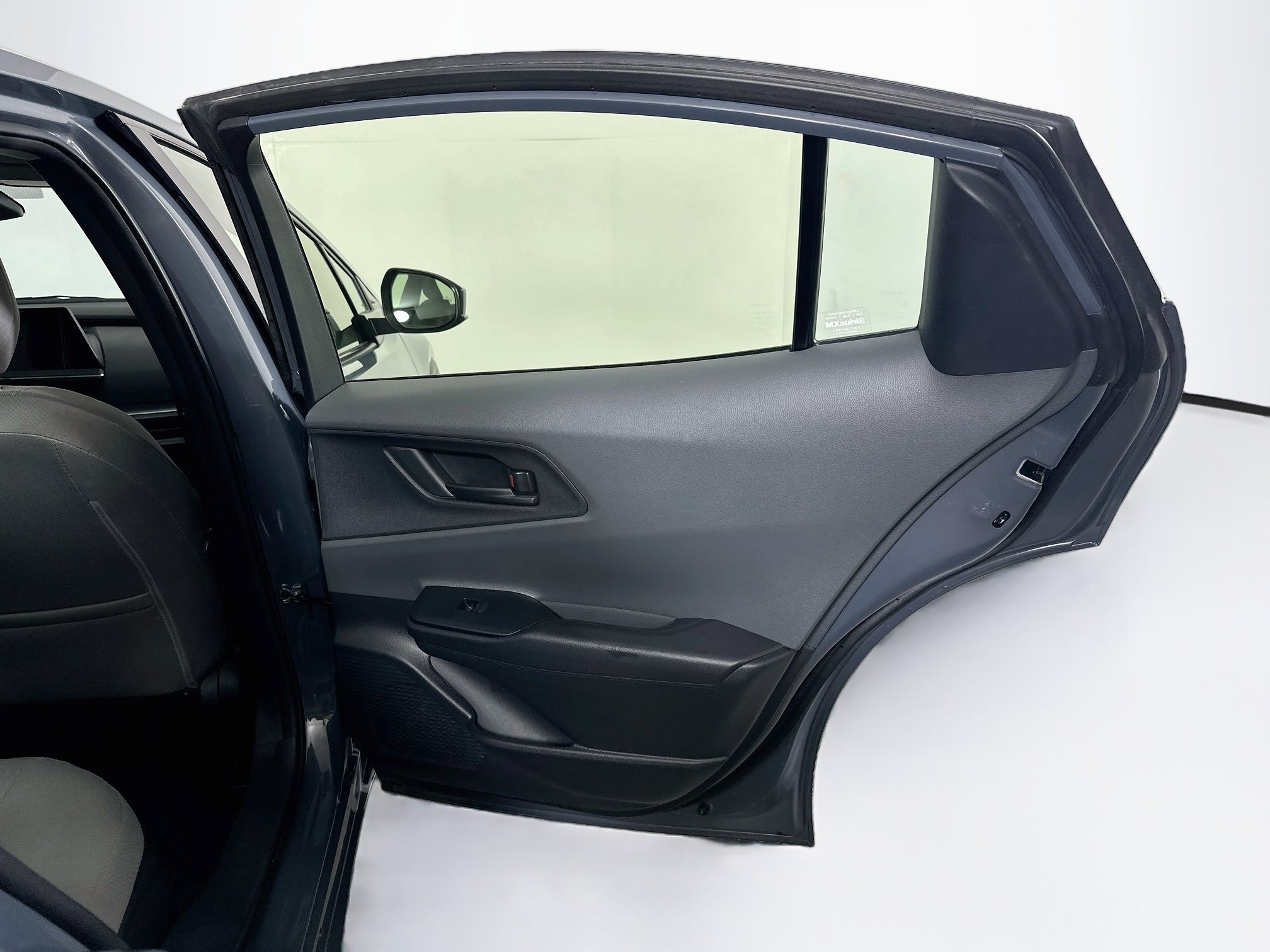Used 2025 Toyota Prius LE FWD image 28