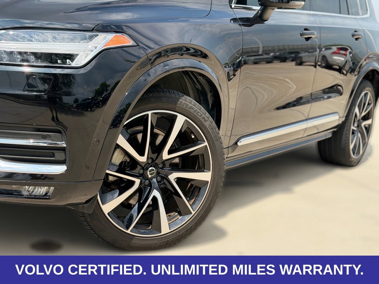 Certified 2023 Volvo XC90 B6 Plus AWD/4WD image 9