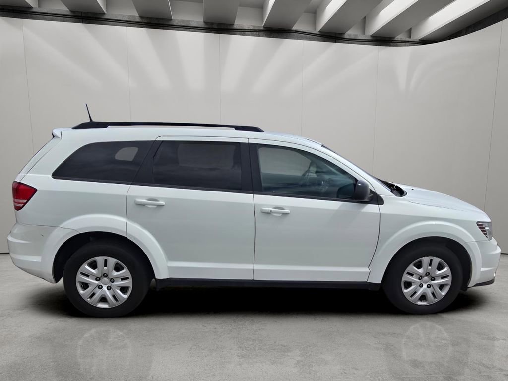 Used 2020 Dodge Journey SE FWD image 6