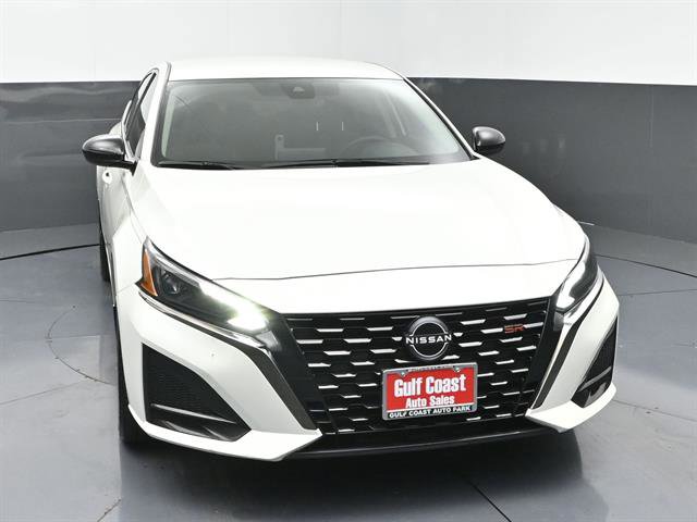 Used 2025 Nissan Altima 2.5 SR image 3