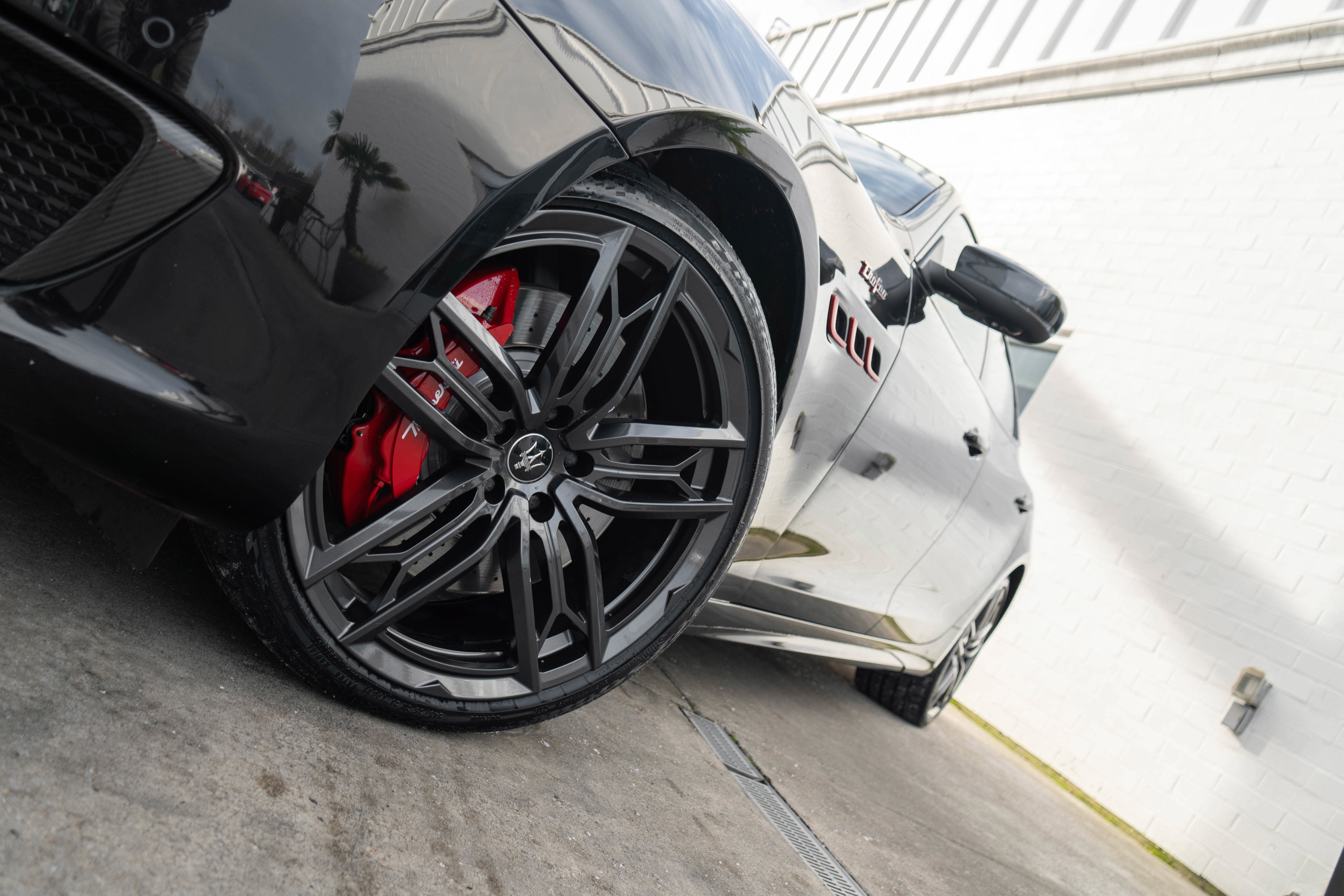 Used 2021 Maserati Quattroporte Trofeo RWD image 4