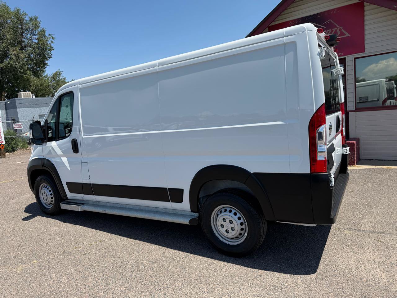 Used 2025 RAM ProMaster 2500 w/ U-Haul Equipment Group FWD image 6
