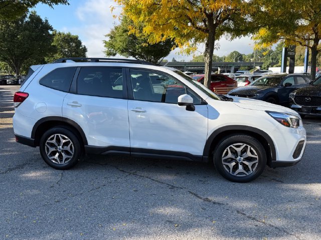 Used 2020 Subaru Forester Premium AWD/4WD image 11