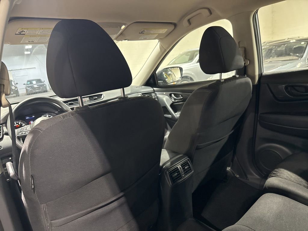 Used 2020 Nissan Rogue S image 11