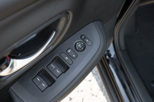 New 2026 Honda HR-V LX image 13
