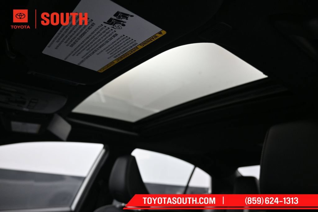 Used 2025 Toyota Camry SE w/ Convenience Package FWD image 23