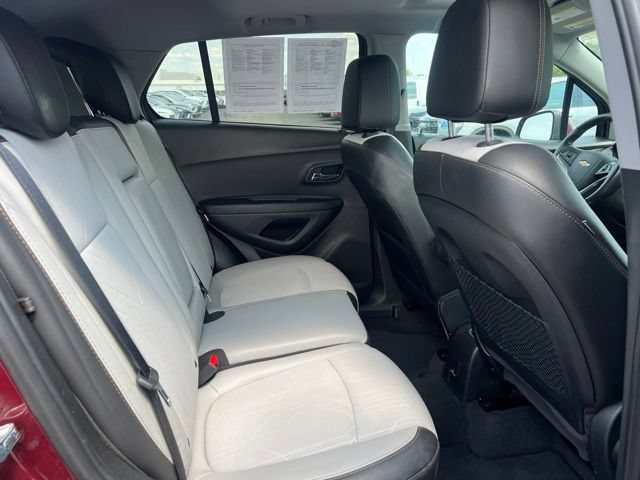Used 2017 Chevrolet Trax LT w/ Sun & Sound Package FWD image 12