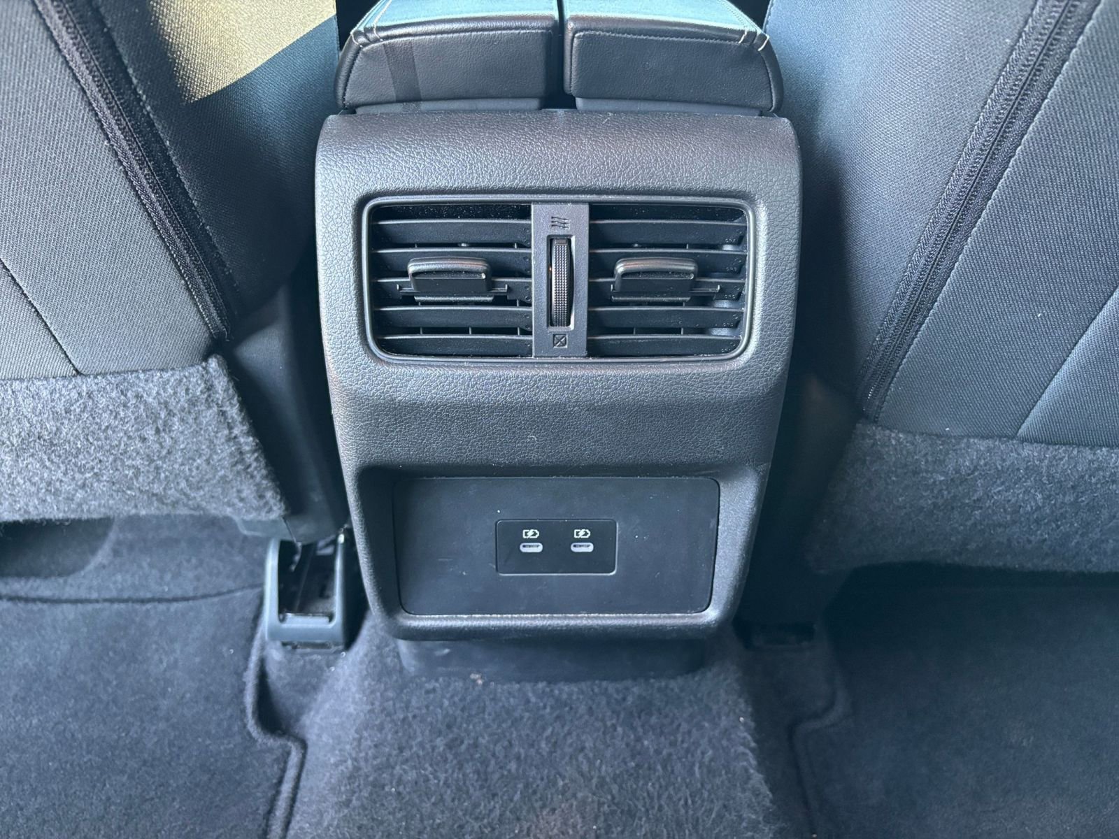 Used 2025 Nissan Rogue SV FWD image 24
