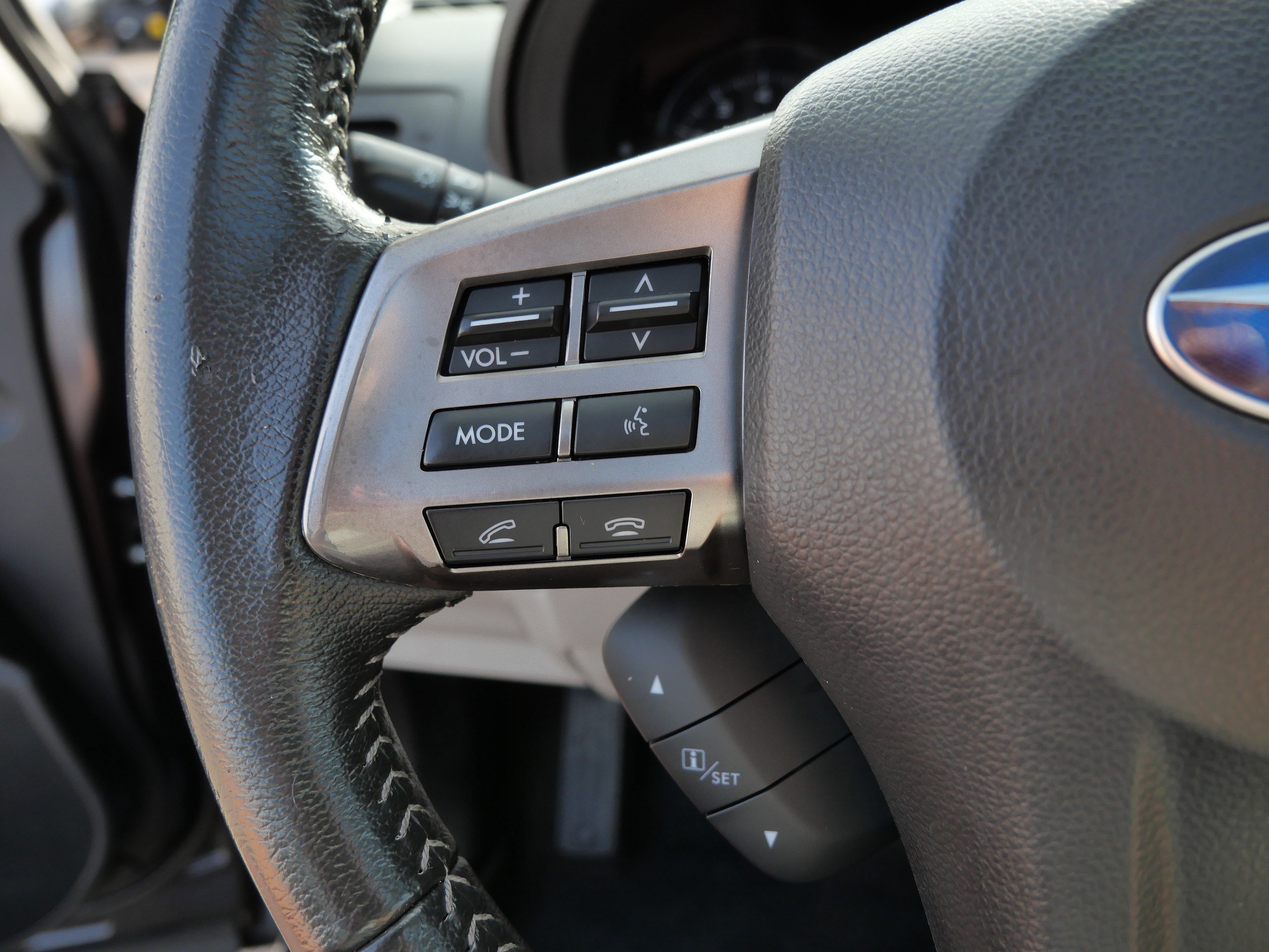 Used 2015 Subaru Forester 2.5i Touring w/ Eyesight & Navigation System AWD/4WD image 28